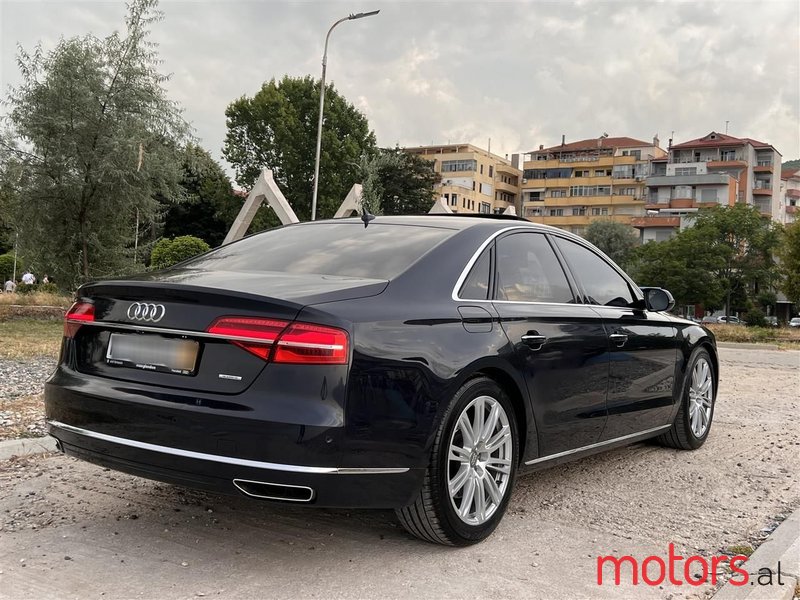 2014' Audi A8 photo #5