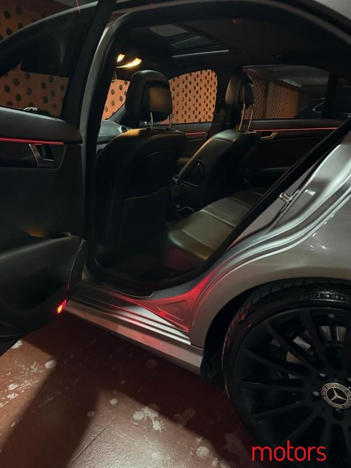 2012' Mercedes-Benz C 300 photo #6