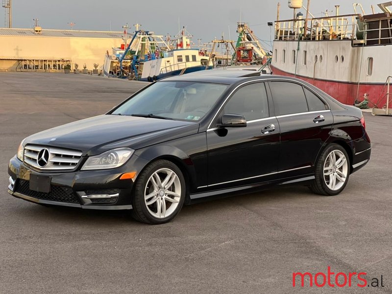 2012' Mercedes-Benz C 300 photo #6