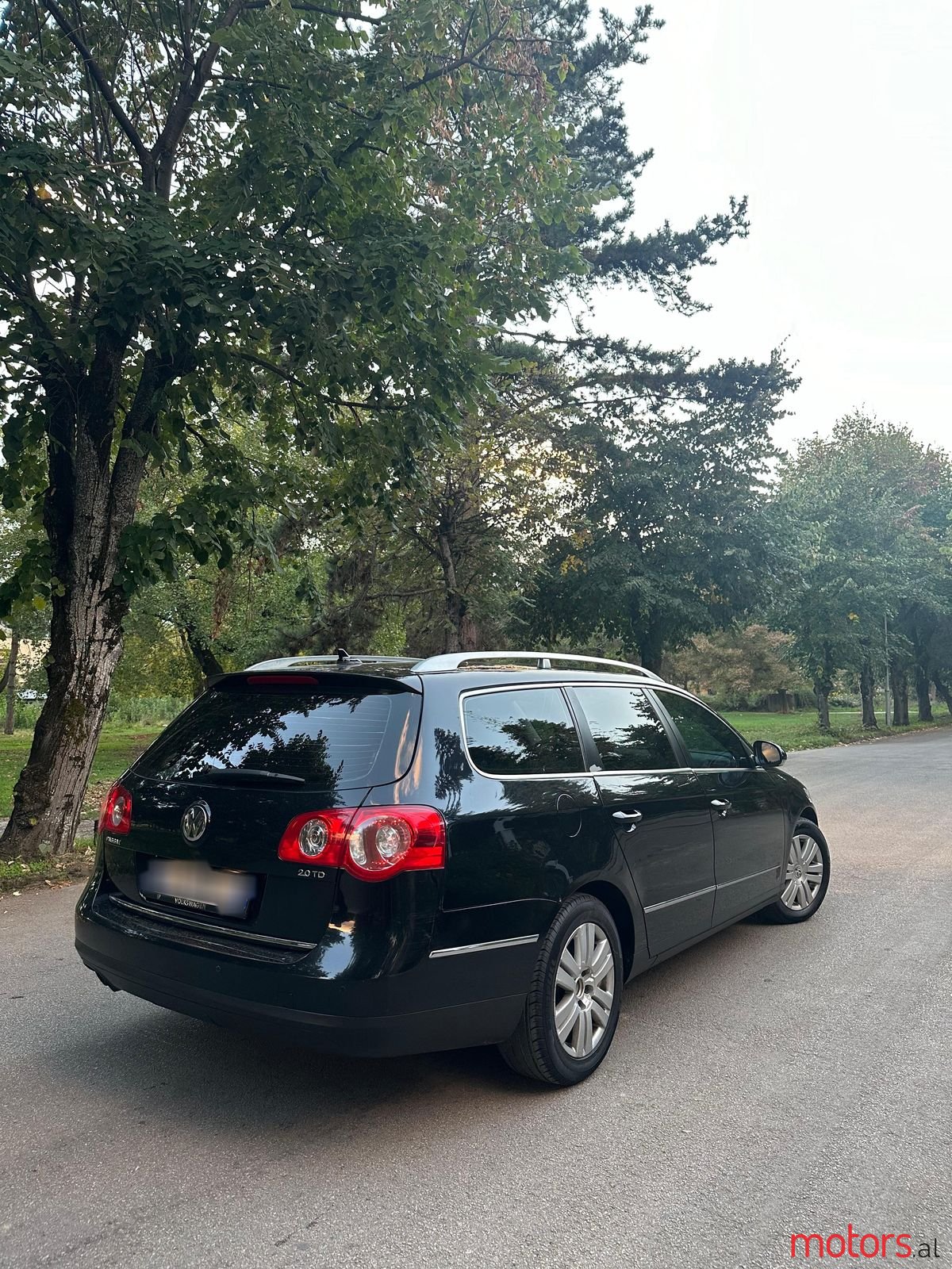 2009' Volkswagen Passat photo #1
