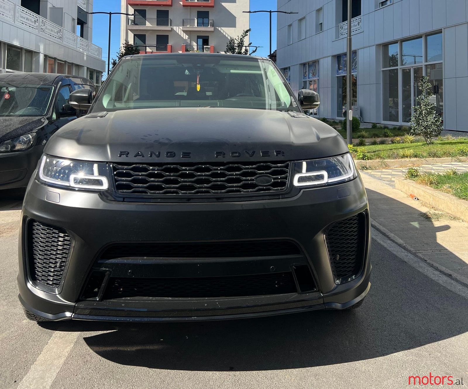 2016' Land Rover Range Rover Sport photo #1