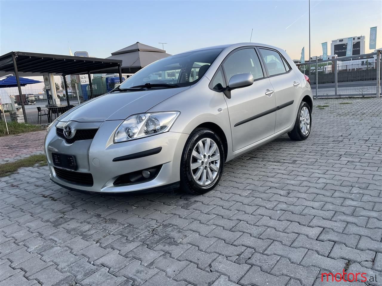 2007' Toyota Auris photo #1