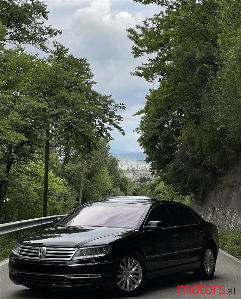 2012' Volkswagen Phaeton photo #6