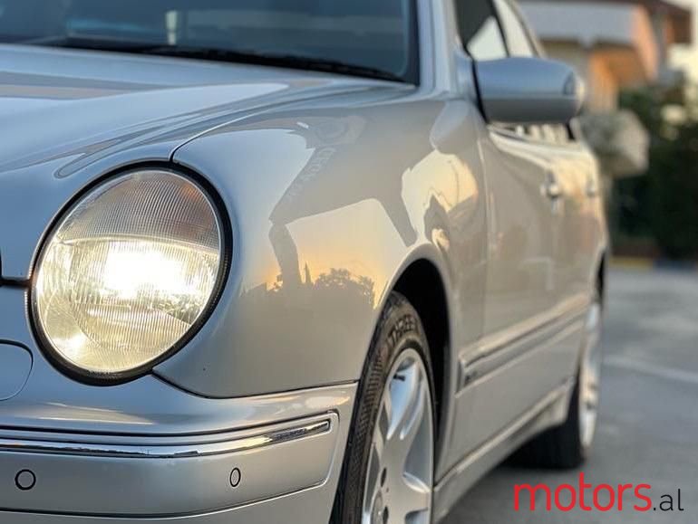 2000' Mercedes-Benz E 280 photo #6