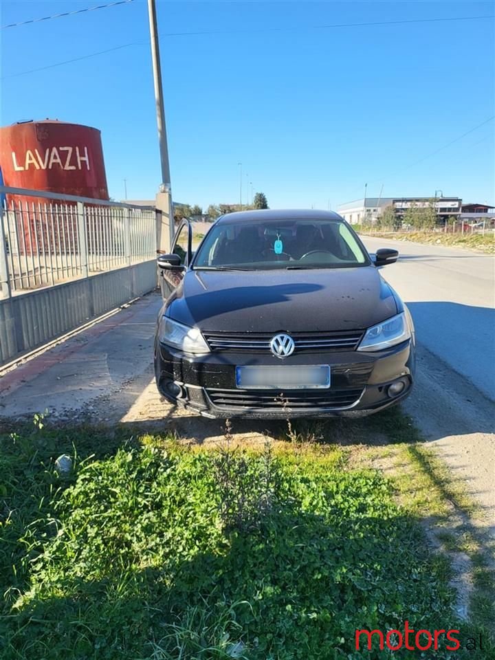 2013' Volkswagen Jetta photo #2