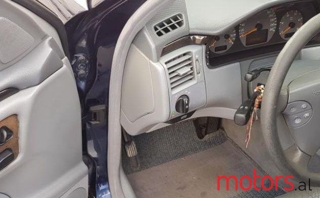 2001' Mercedes-Benz E-Class photo #1