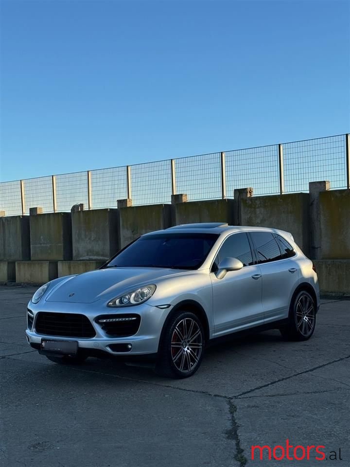 2011' Porsche Cayenne photo #1