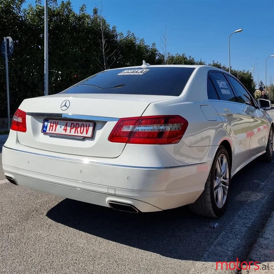 2012' Mercedes-Benz E 220 photo #2