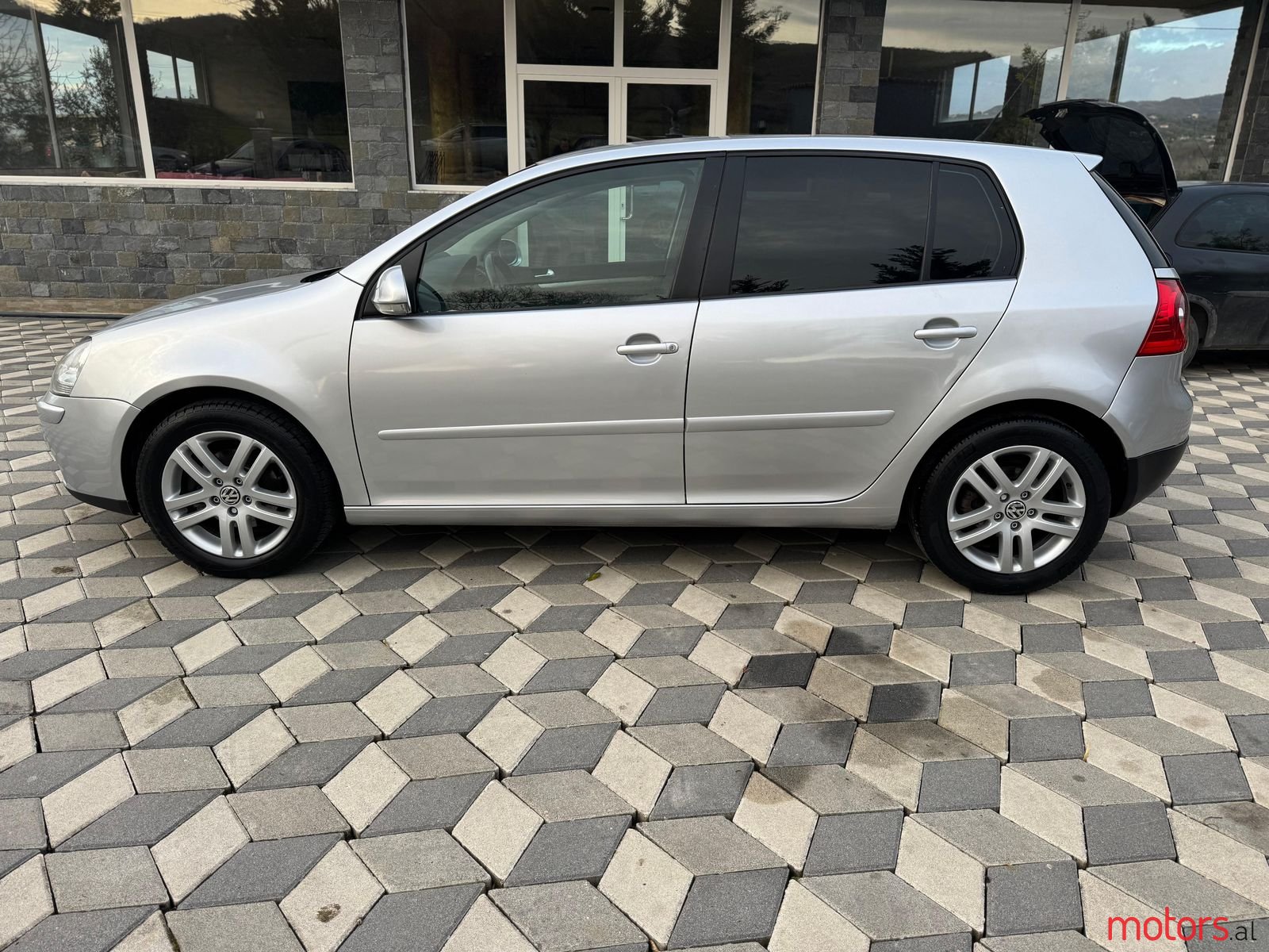 2008' Volkswagen Golf photo #1