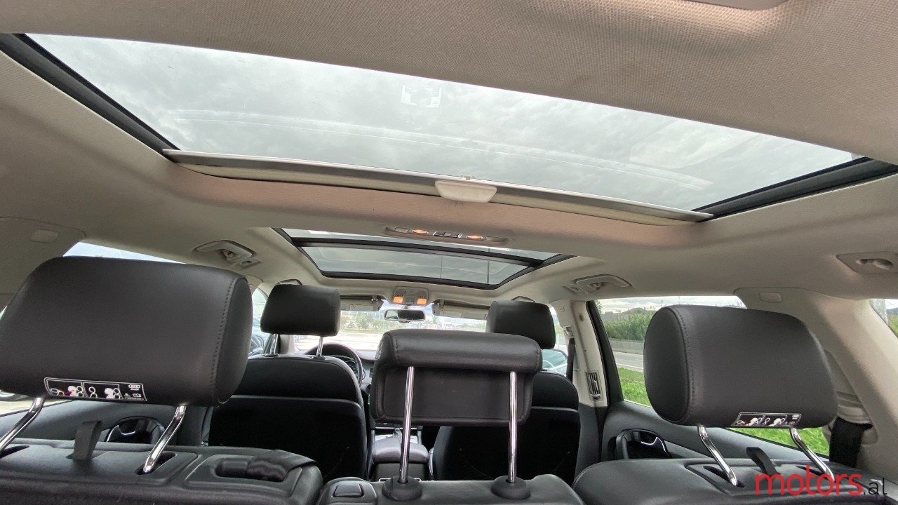 2010' Audi Q7 photo #7