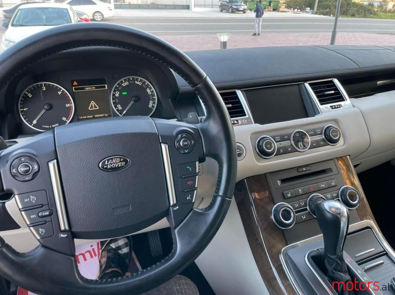 2011' Land Rover Range Rover Sport photo #3