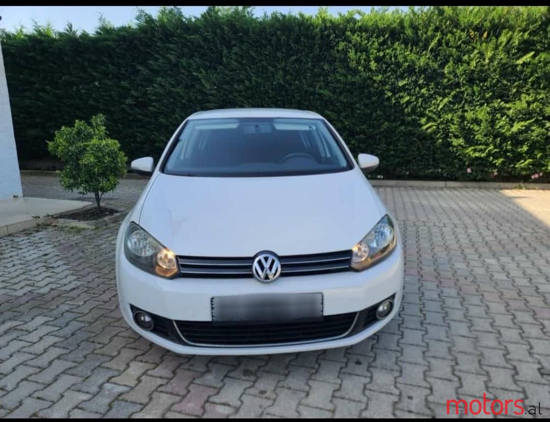 2010' Volkswagen Golf photo #3