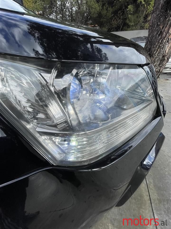 2010' Suzuki Grand Vitara photo #6