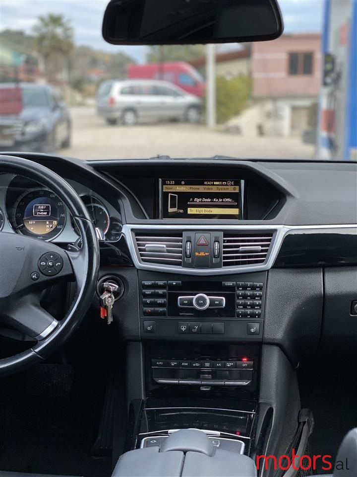 2012' Mercedes-Benz E 350 photo #6