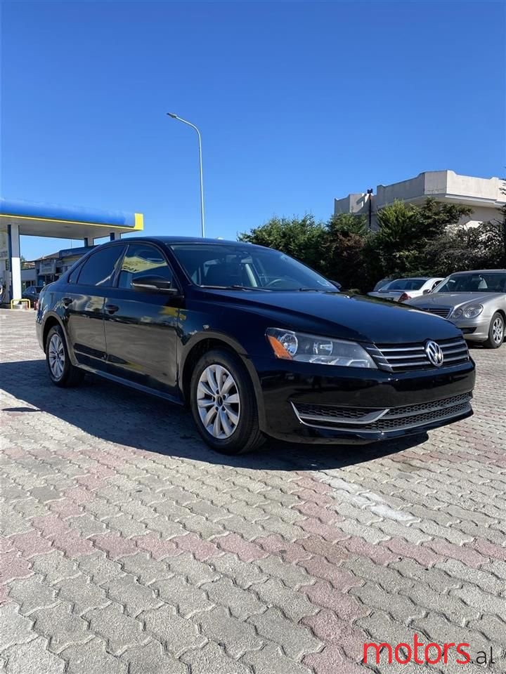 2012' Volkswagen Passat photo #1