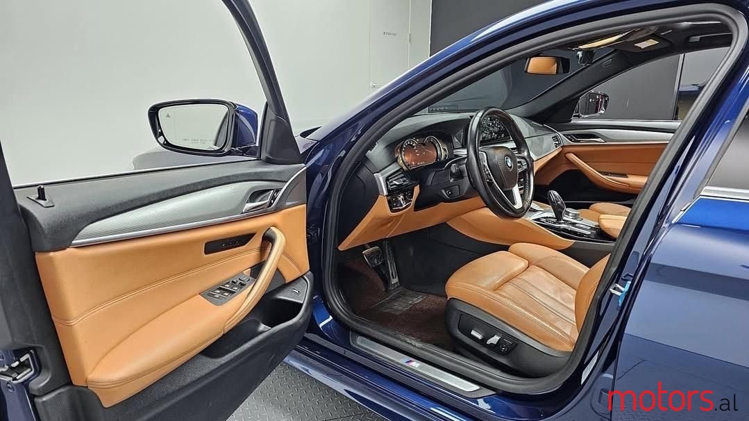 2018' BMW 540 photo #5