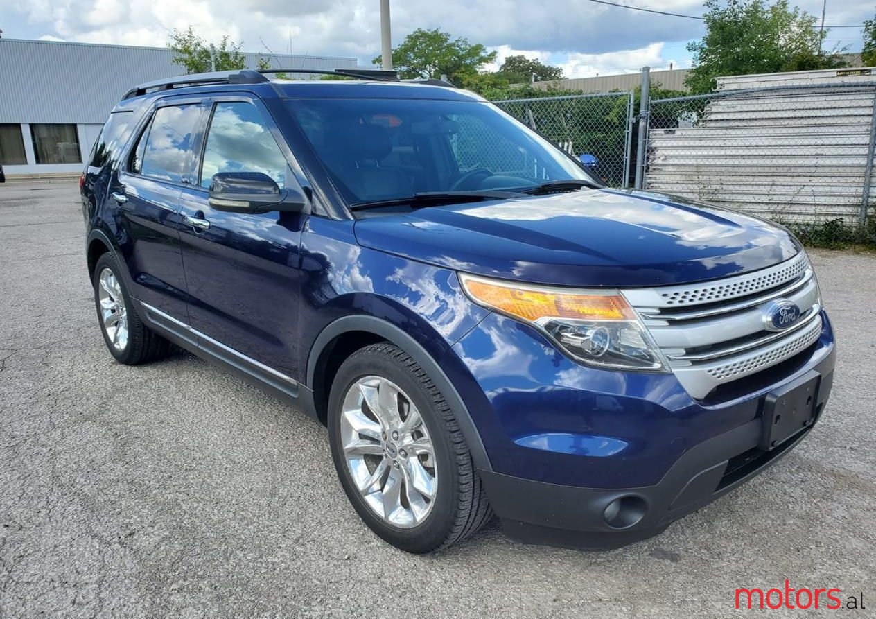 2011' Ford Explorer photo #1