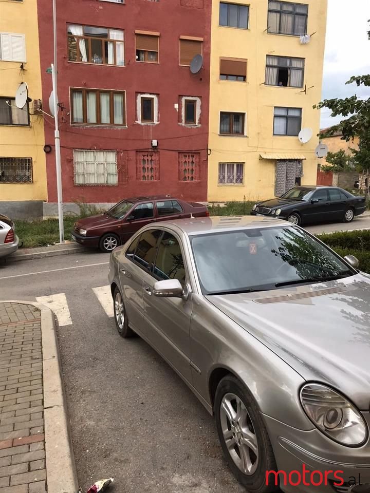 2007' Mercedes-Benz E 220 photo #4