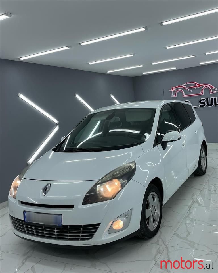 2011' Renault Scenic photo #1