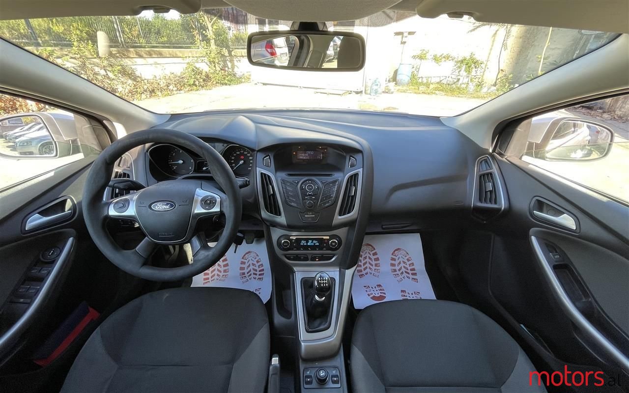 2011' Ford Focus photo #5