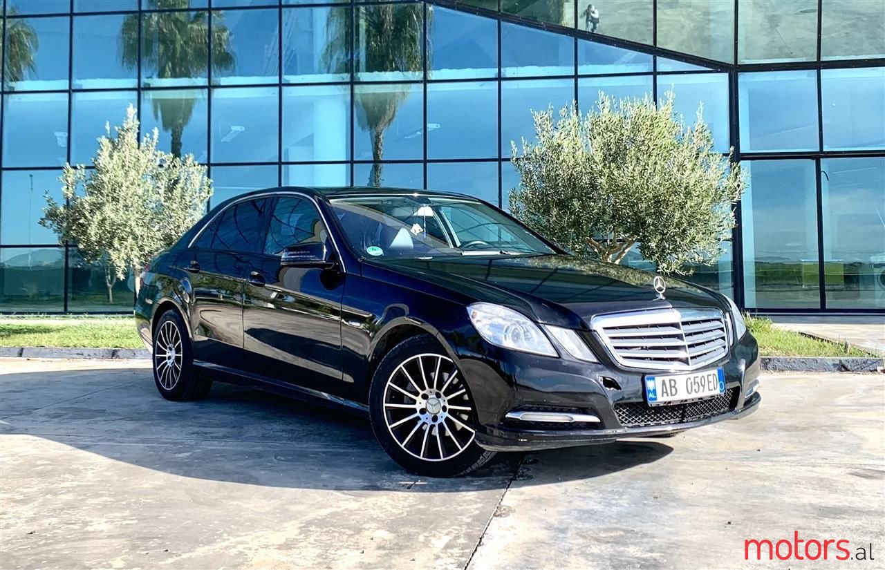 2012' Mercedes-Benz C 220 photo #1