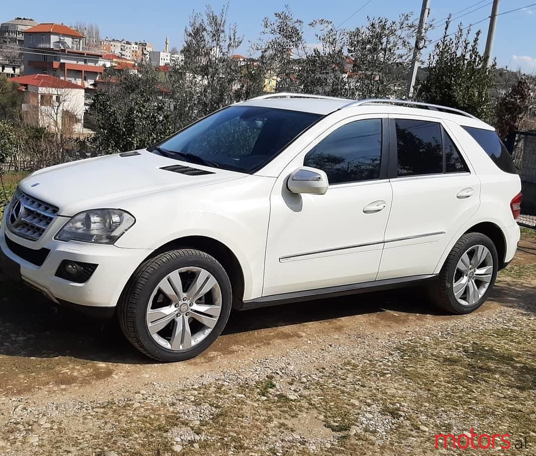 2010' Mercedes-Benz ML 350 photo #2