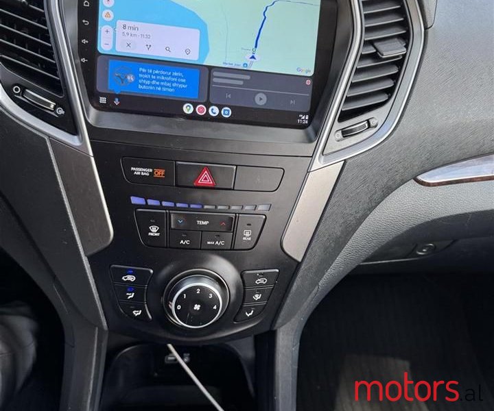 2016' Hyundai Santa Fe photo #2