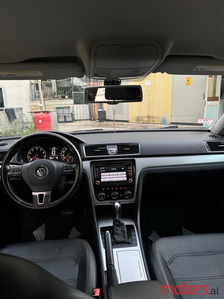 2012' Volkswagen Jetta photo #6