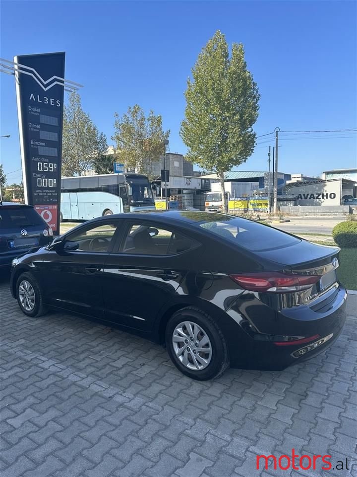 2018' Hyundai Elantra photo #2