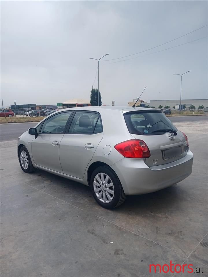 2009' Toyota Auris photo #5