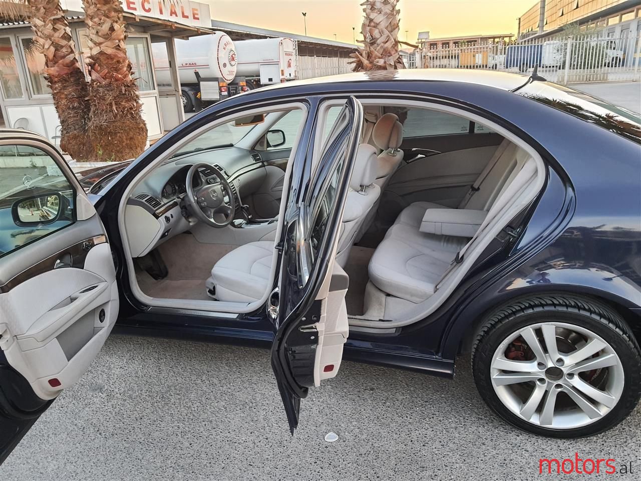 2006' Mercedes-Benz E 280 photo #4