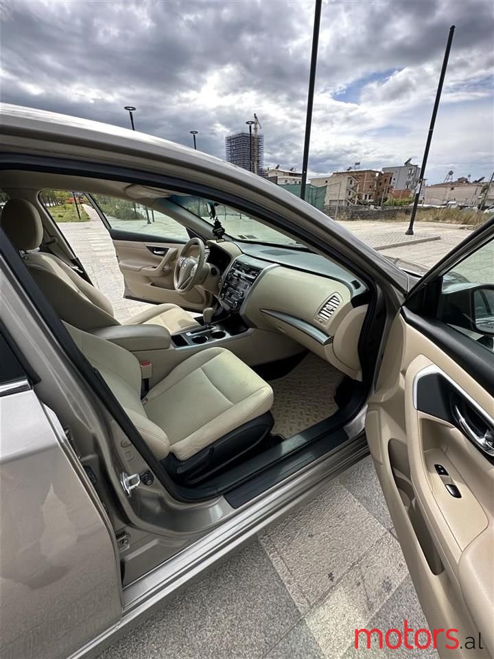 2015' Nissan Altima photo #2