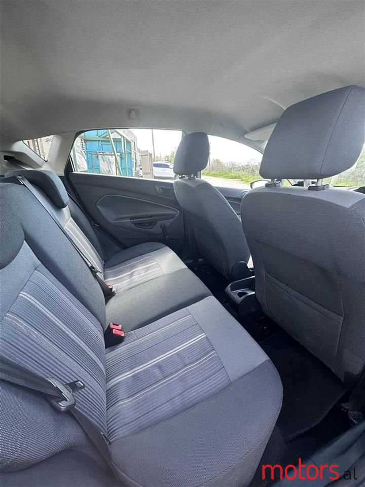 2010' Ford Fiesta photo #3