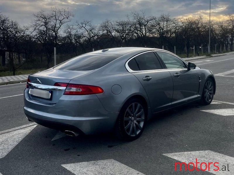 2011' Jaguar XF photo #4
