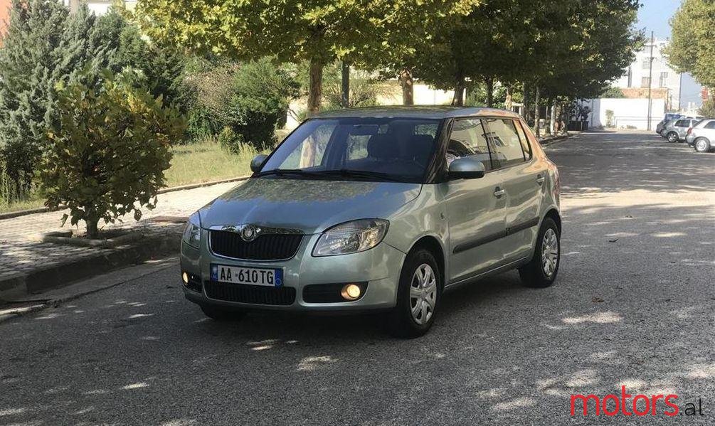 2008' Skoda Fabia photo #1