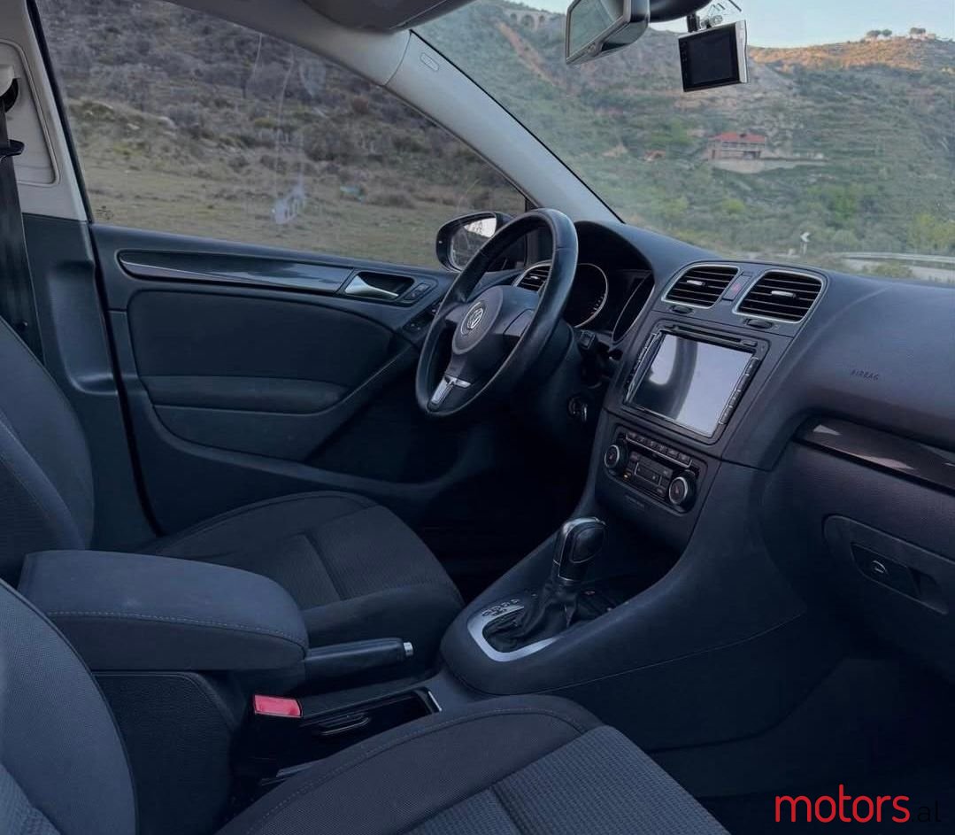 2012' Volkswagen Golf photo #3