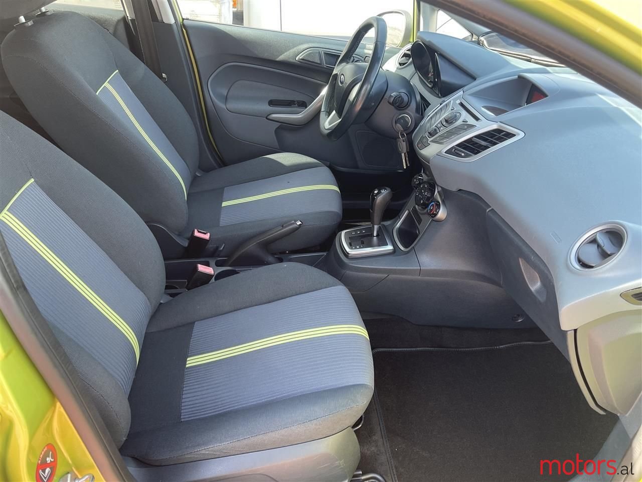 2011' Ford Fiesta photo #3