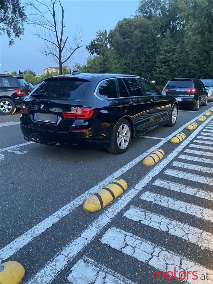 2011' BMW 520 photo #5