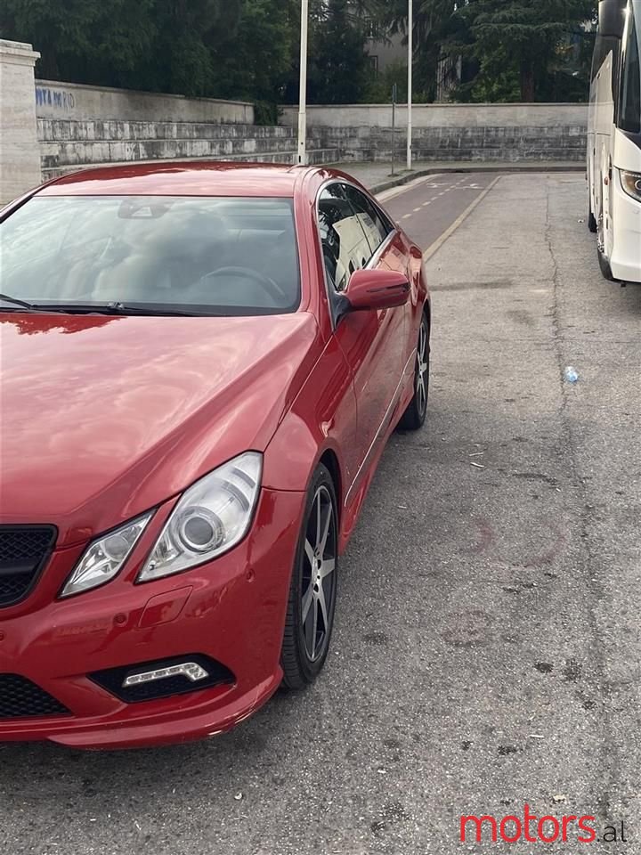 2010' Mercedes-Benz 350 photo #4