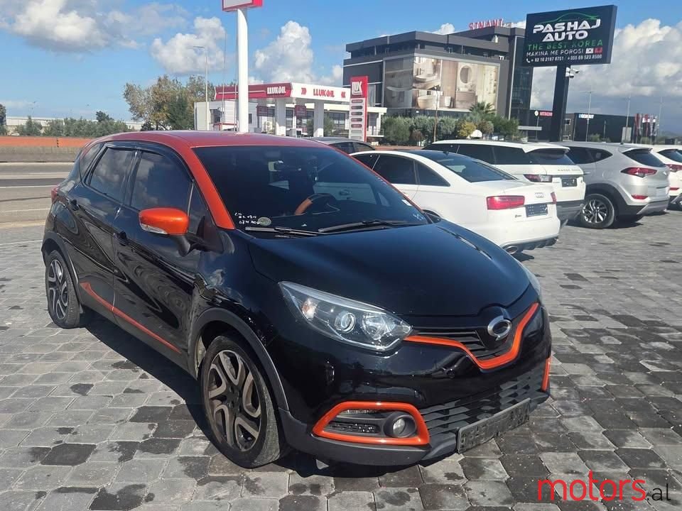 2015' Renault Capture photo #1