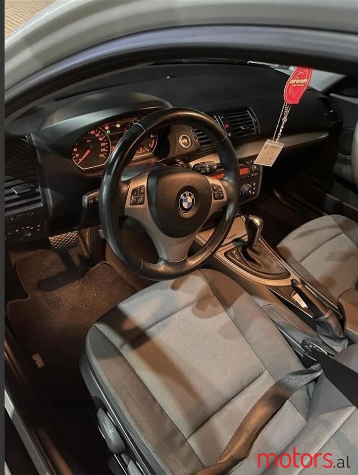2006' BMW 120 photo #5
