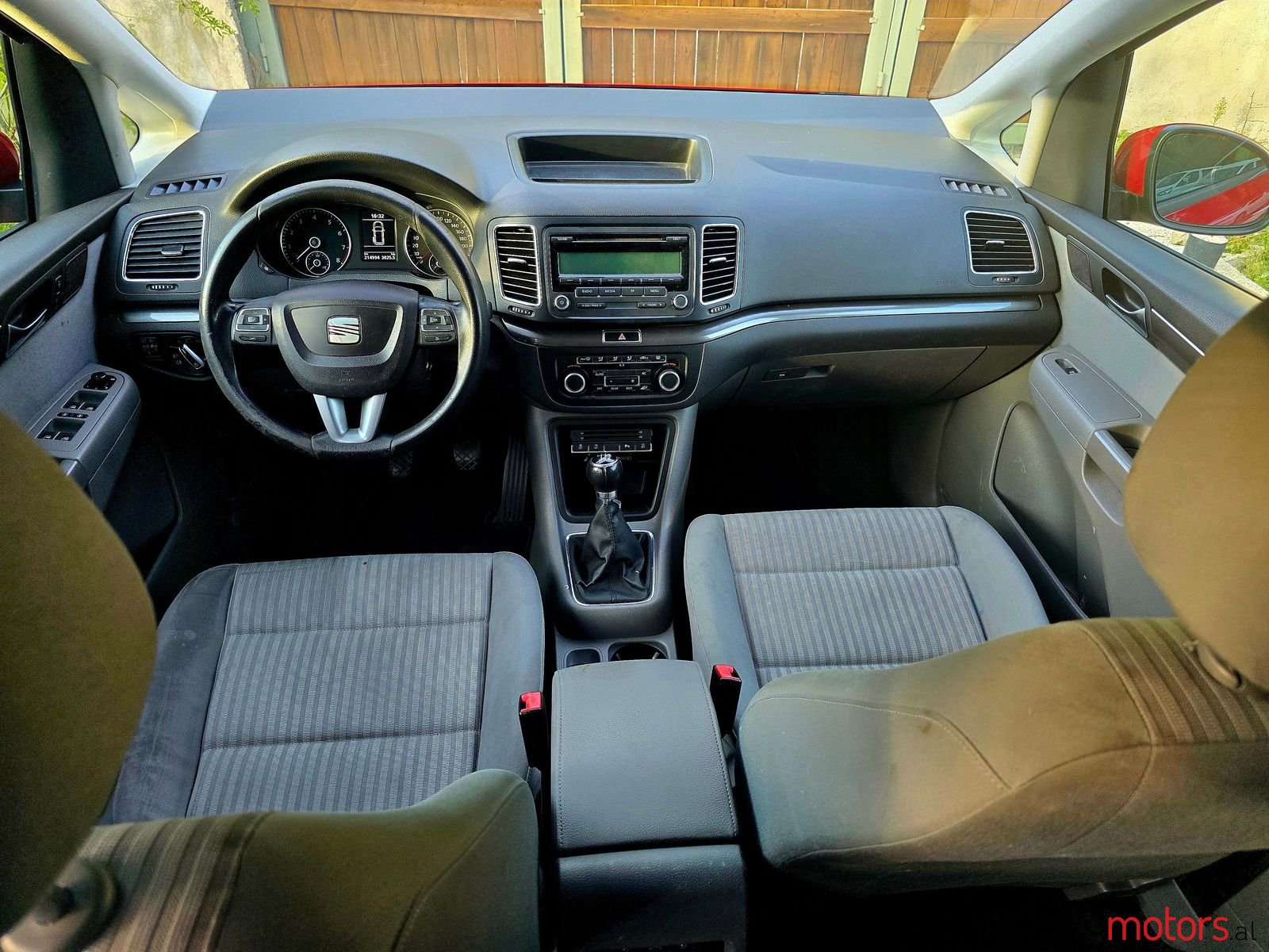 2012' SEAT Alhambra photo #5