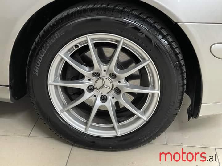 2005' Mercedes-Benz C 220 photo #5