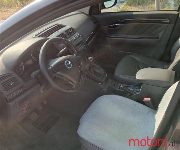 2006' Fiat Croma photo #3