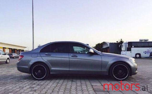 2008' Mercedes-Benz C-Class photo #2