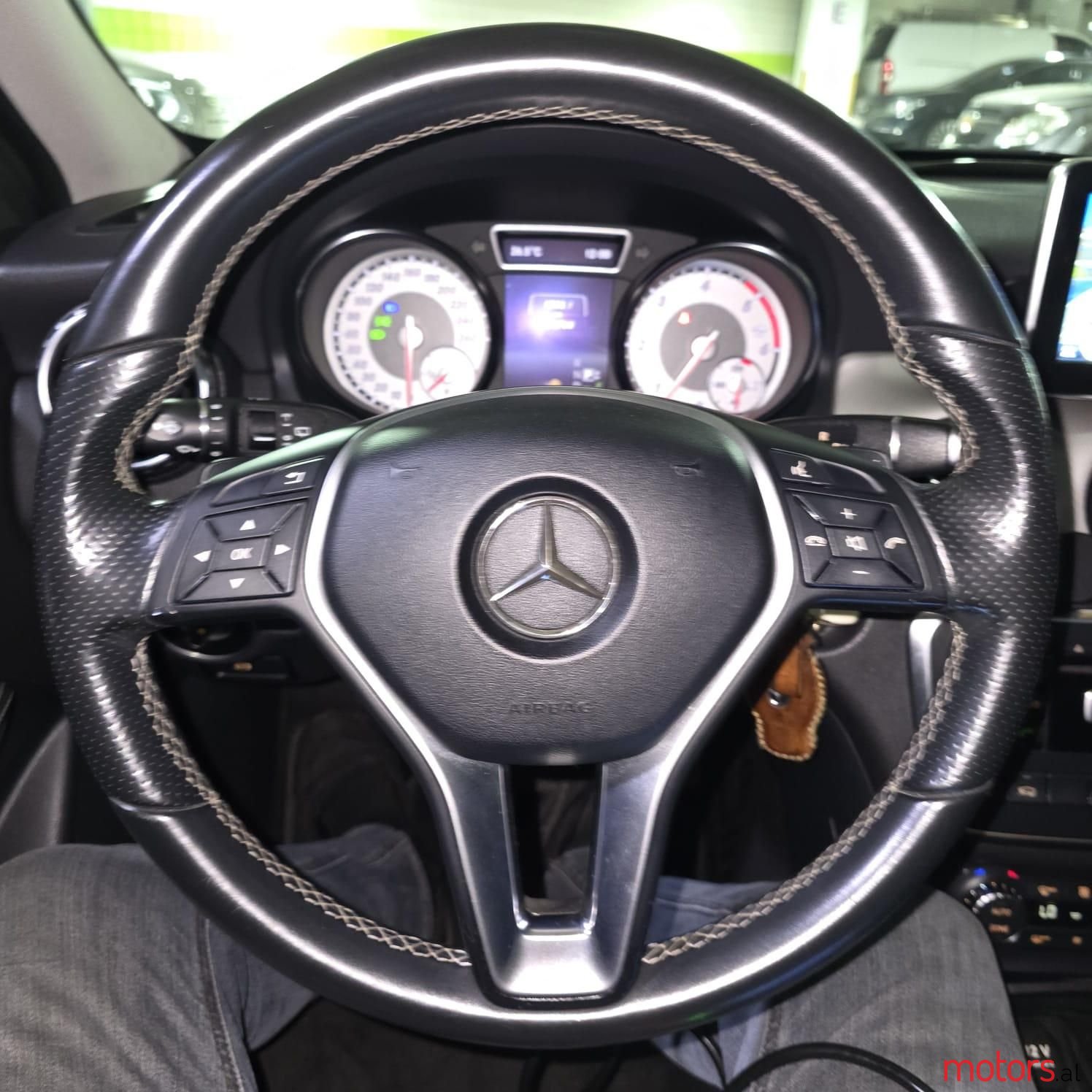 2015' Mercedes-Benz GLA 200 photo #3