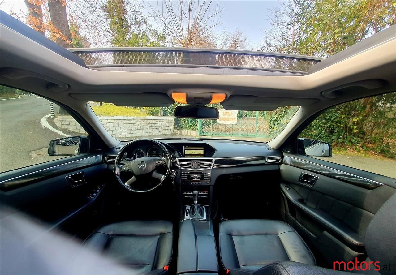 2010' Mercedes-Benz E 220 photo #6