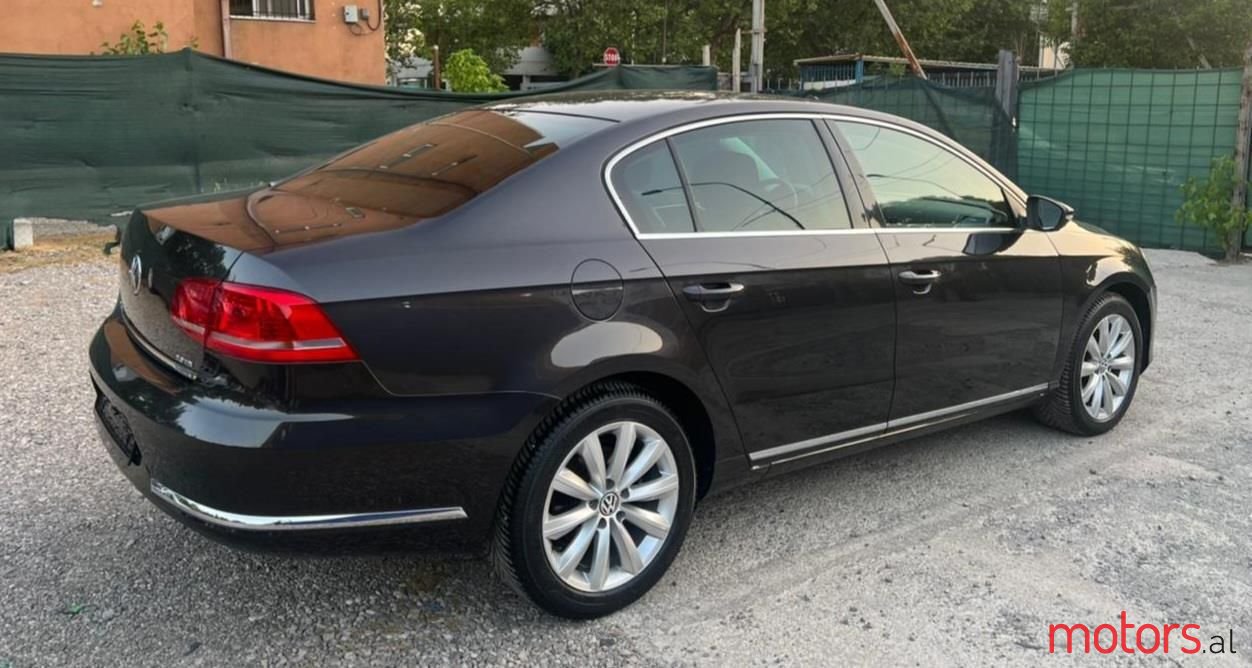 2012' Volkswagen Passat photo #4