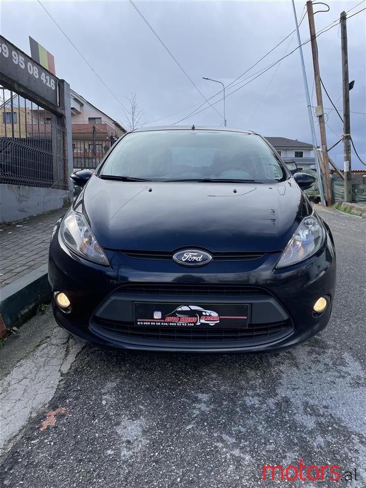 2011' Ford Fiesta photo #2