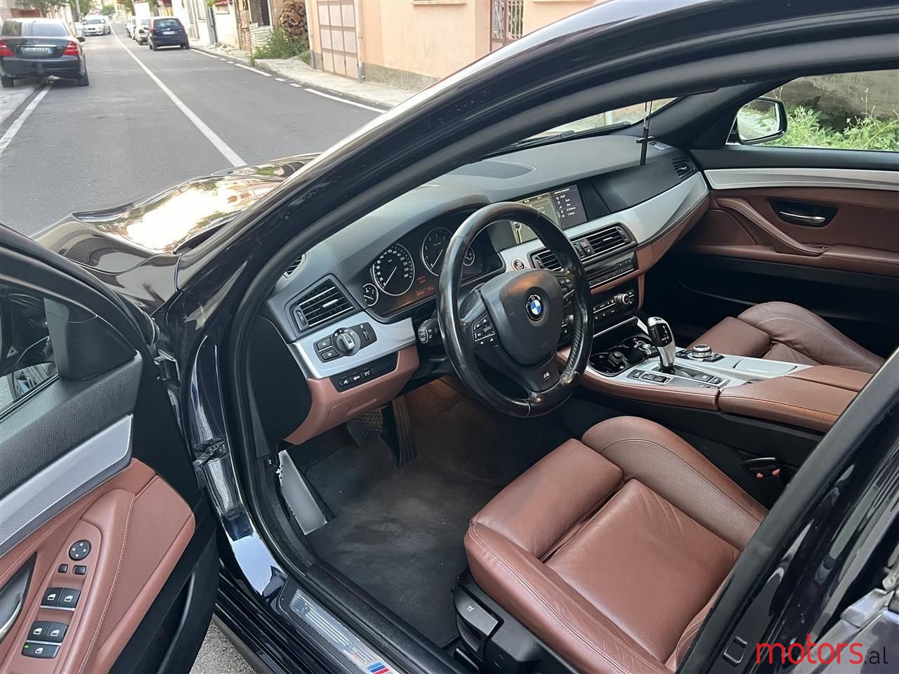 2012' BMW 528 photo #3